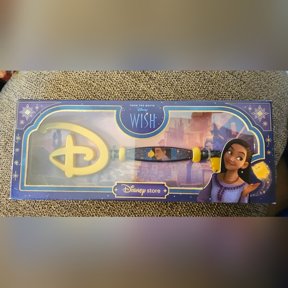 NIB Disney Wish Collector Key